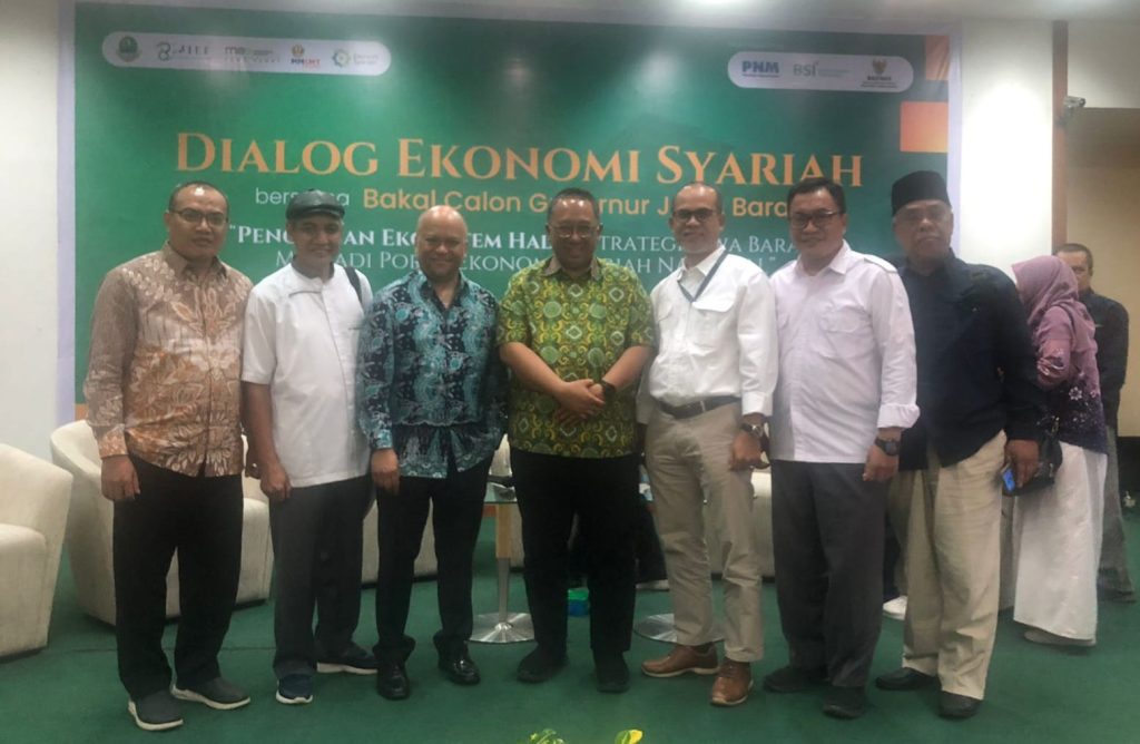 Foto bersama jajaran Pengurus MES Kota Bekasi dengan Bakal Calon Gubernur dan Wakil Gubenur Jabar